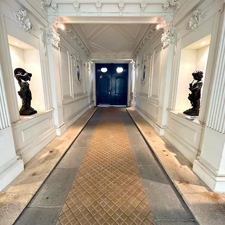 Malesherbes Apartment *