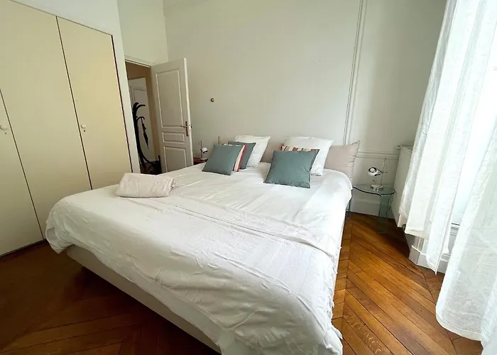 Malesherbes Apartment